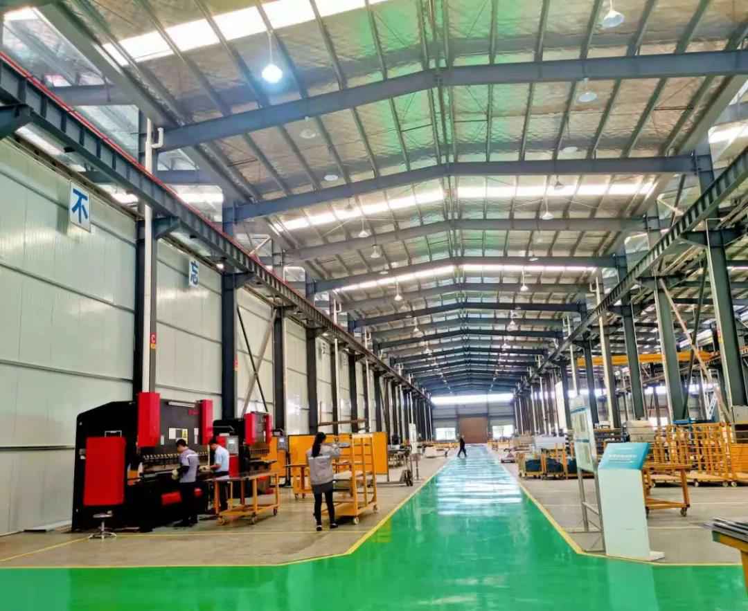 【开云手机官方网站·网站登录入口-开云online(中国)湖南生产基地】热火朝天生产忙，高质高效产精品！​